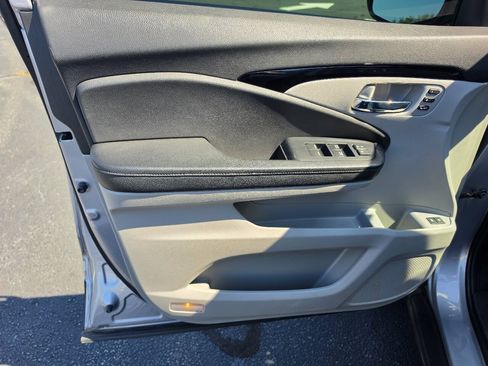 Used 2020 Honda Pilot Touring image 20