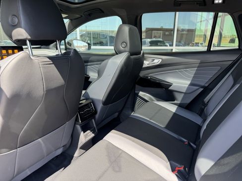 Used 2023 Volkswagen ID.4 Pro S image 34