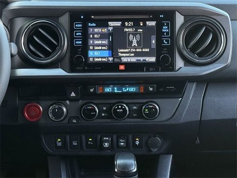 Used 2018 Toyota Tacoma TRD Sport image 17