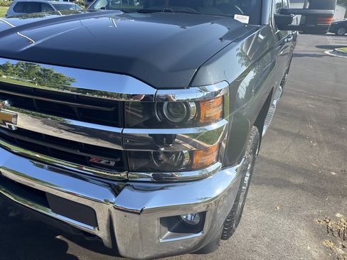 Used 2018 Chevrolet Silverado 2500 LT w/ LT Plus Package AWD/4WD image 6