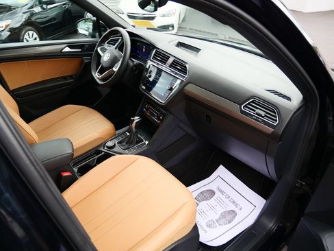 Used 2023 Volkswagen Tiguan SE AWD/4WD image 27