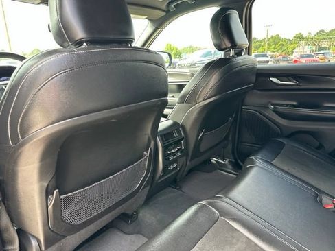 Used 2024 Jeep Grand Cherokee Altitude RWD image 30
