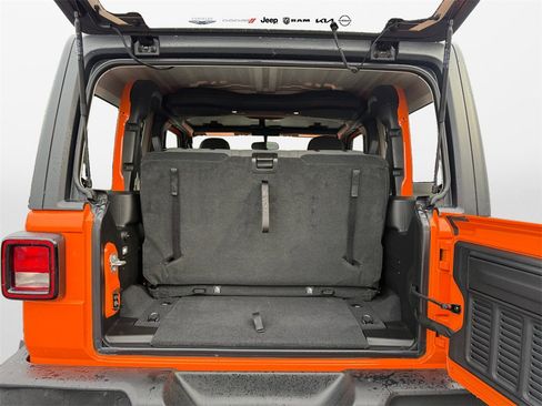 Used 2025 Jeep Wrangler Sport image 18