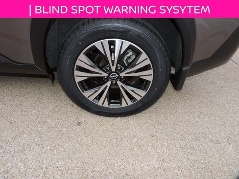 Used 2023 Nissan Rogue SV image 15