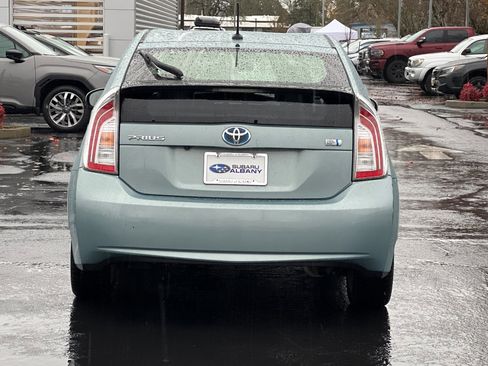 Used 2014 Toyota Prius Five image 5