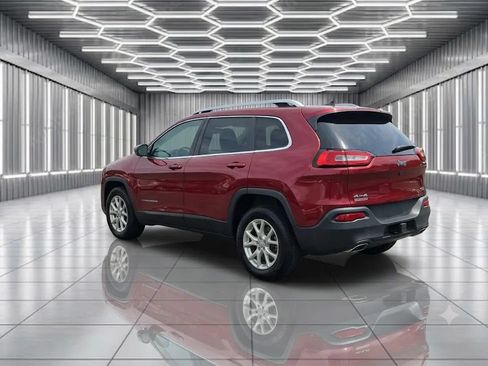 Used 2015 Jeep Cherokee Latitude w/ Cold Weather Group AWD/4WD image 10