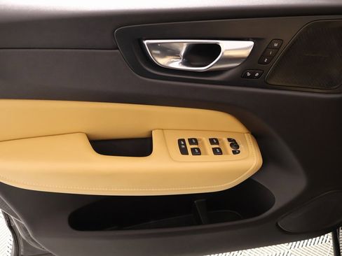 Used 2021 Volvo XC60 T5 Inscription w/ Advanced Package image 17