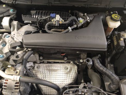 Used 2017 Nissan Rogue SV image 30