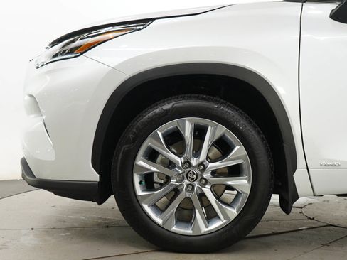 Used 2026 Toyota Highlander Limited AWD/4WD image 28