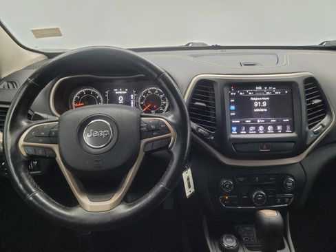Used 2015 Jeep Cherokee Latitude w/ Cold Weather Group AWD/4WD image 22