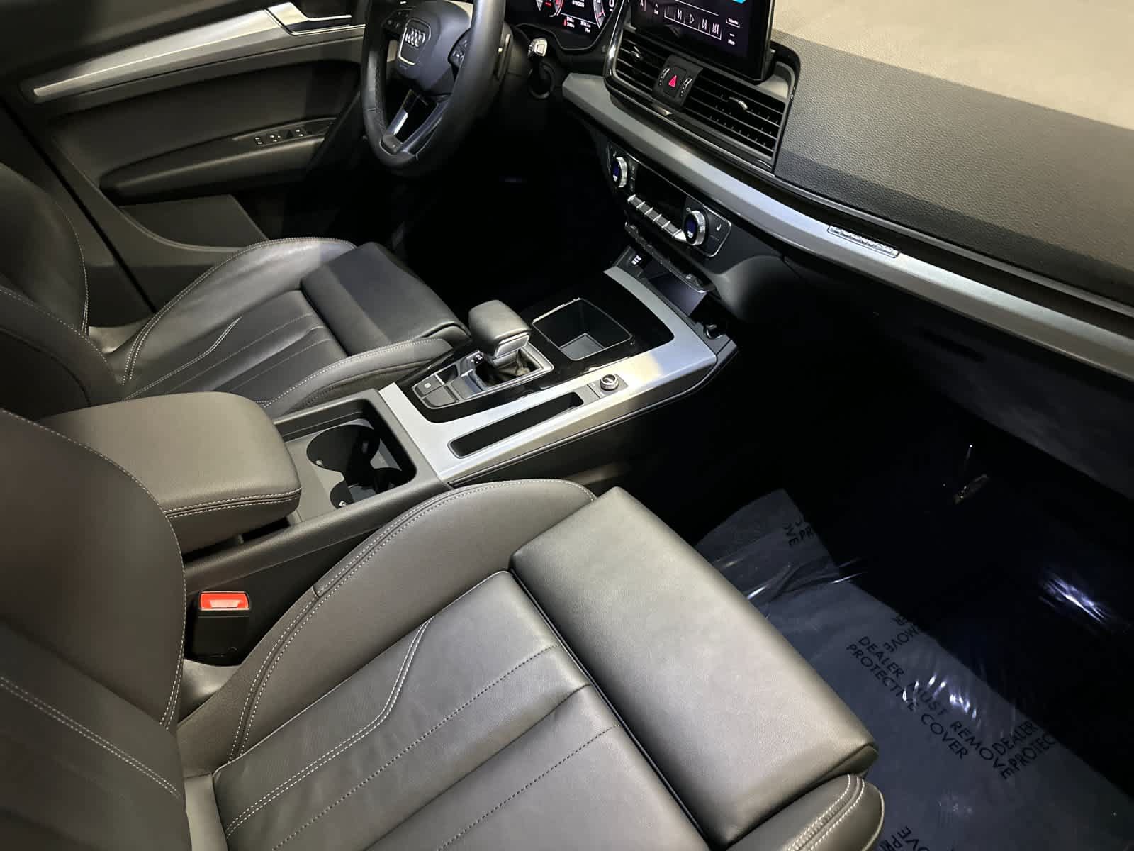 Used 2025 Audi Q5 2.0T Premium w/ Convenience Plus Package AWD/4WD image 16