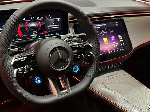 New 2026 Mercedes-Benz E 53 AMG e 4MATIC Sedan image 27