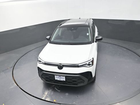 New 2026 Volkswagen Taos SE image 11