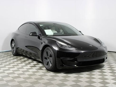 Used 2021 Tesla Model 3 Standard Range Plus image 18