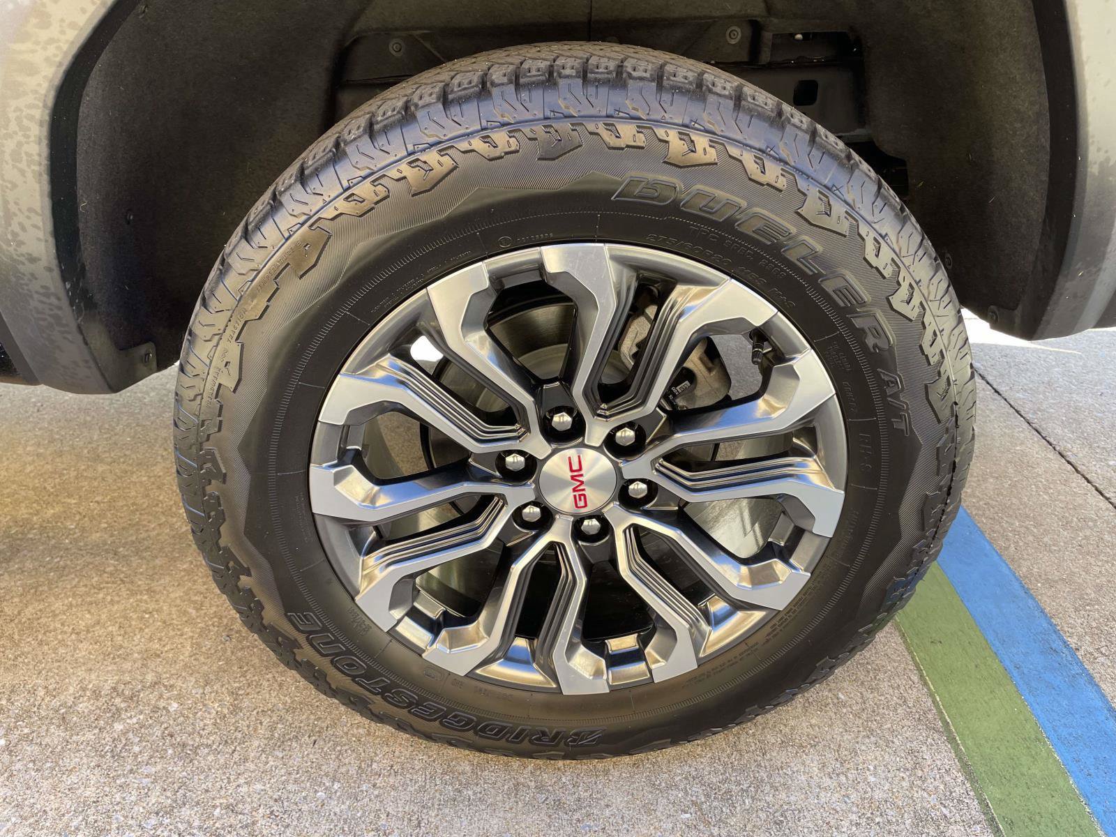 Used 2023 GMC Canyon Denali AWD/4WD image 9