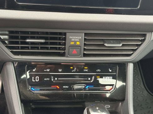 Used 2025 Volkswagen Jetta Sport image 30