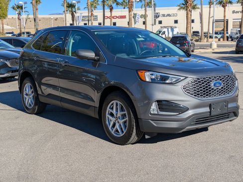 Used 2024 Ford Edge SEL w/ Convenience Package image 8