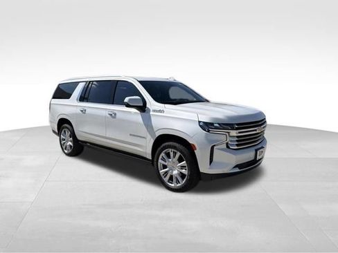 Certified 2022 Chevrolet Suburban High Country AWD/4WD image 7