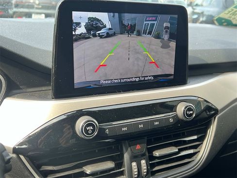 Used 2020 Ford Escape SEL image 17