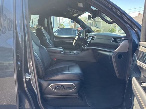 Used 2024 Jeep Wagoneer Series III image 39