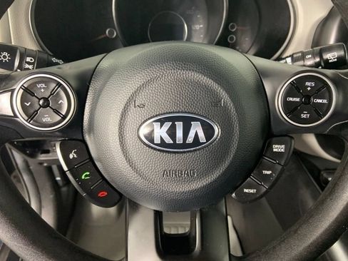 Used 2017 Kia Soul FWD image 26