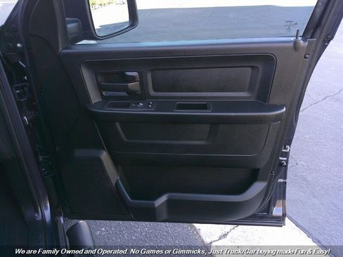 Used 2017 RAM 1500 Express image 33