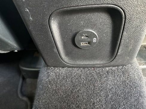 Used 2022 Ford Escape SE image 34