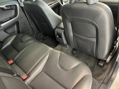 Used 2016 Volvo XC60 T6 w/ Proximity Package AWD/4WD image 38