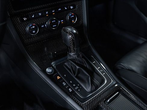 Used 2019 Volkswagen Golf R 4-Door image 57