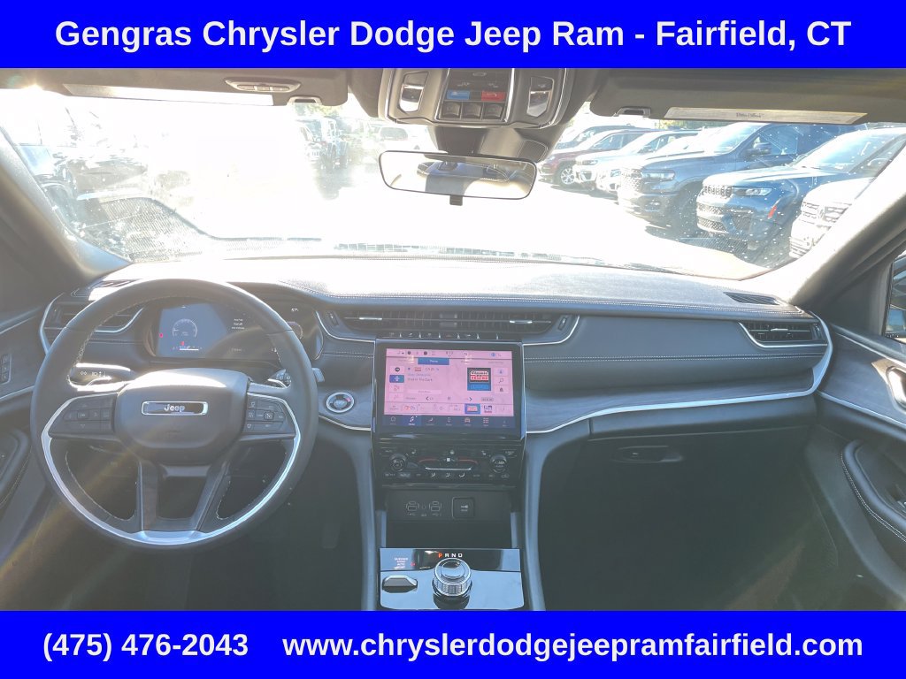 Used 2025 Jeep Grand Cherokee Limited AWD/4WD image 60