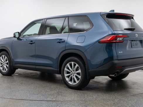 Used 2025 Toyota Grand Highlander FWD image 6