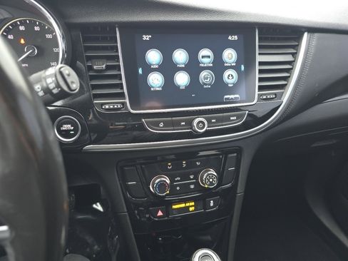 Used 2021 Buick Encore Preferred image 26