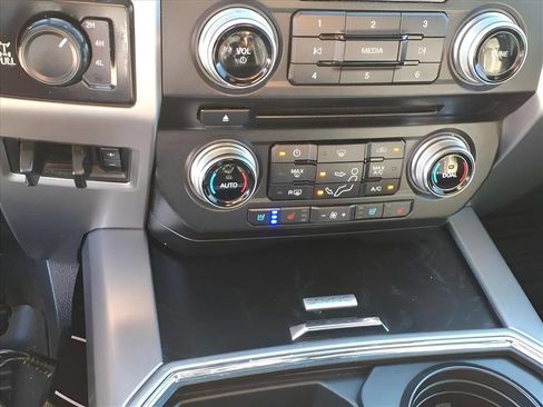 Used 2018 Ford F350 Platinum image 19