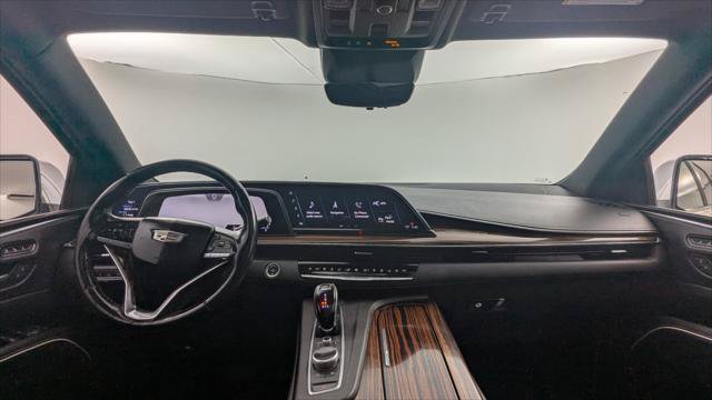 Used 2022 Cadillac Escalade Premium Luxury AWD/4WD image 26