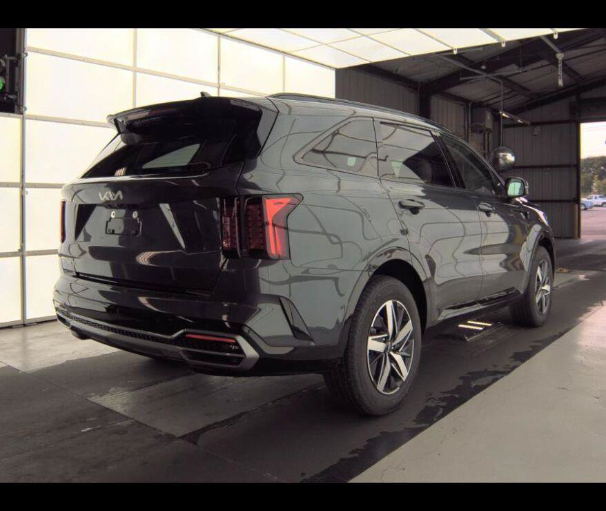 Used 2023 Kia Sorento S FWD image 9
