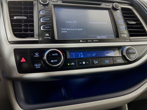 Used 2016 Toyota Highlander Limited image 17