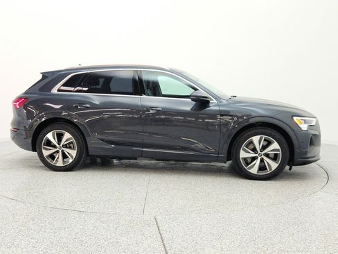 Used 2024 Audi Q8 e-tron Premium Plus AWD/4WD image 4