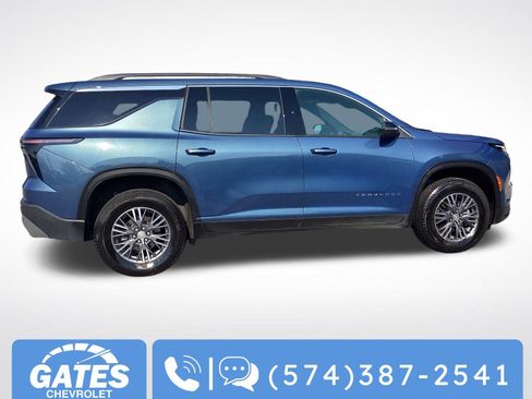 Used 2025 Chevrolet Traverse LT image 10