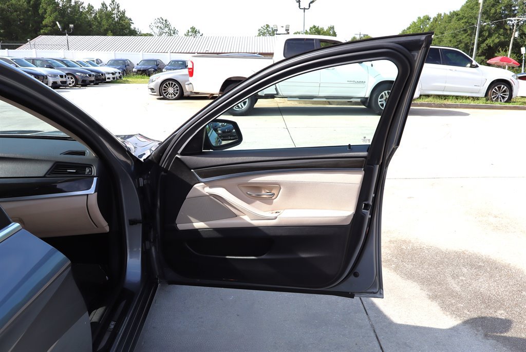 Used 2011 BMW 535i Sedan RWD image 32