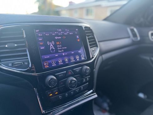Used 2019 Jeep Grand Cherokee Altitude RWD image 7