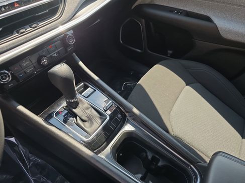 Used 2023 Jeep Compass Sport image 27