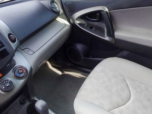 Used 2012 Toyota RAV4 4WD image 21
