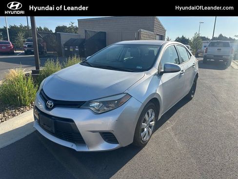 Used 2015 Toyota Corolla LE FWD image 1