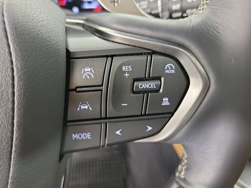 Used 2025 Lexus LX 600 4WD w/ Accessory Package (Z1) image 22
