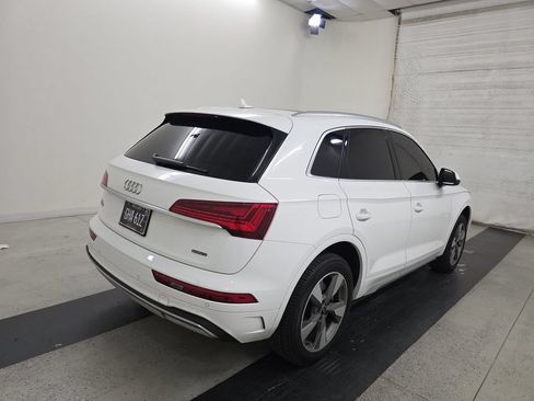 Used 2023 Audi Q5 2.0T Premium w/ Convenience Package AWD/4WD image 2