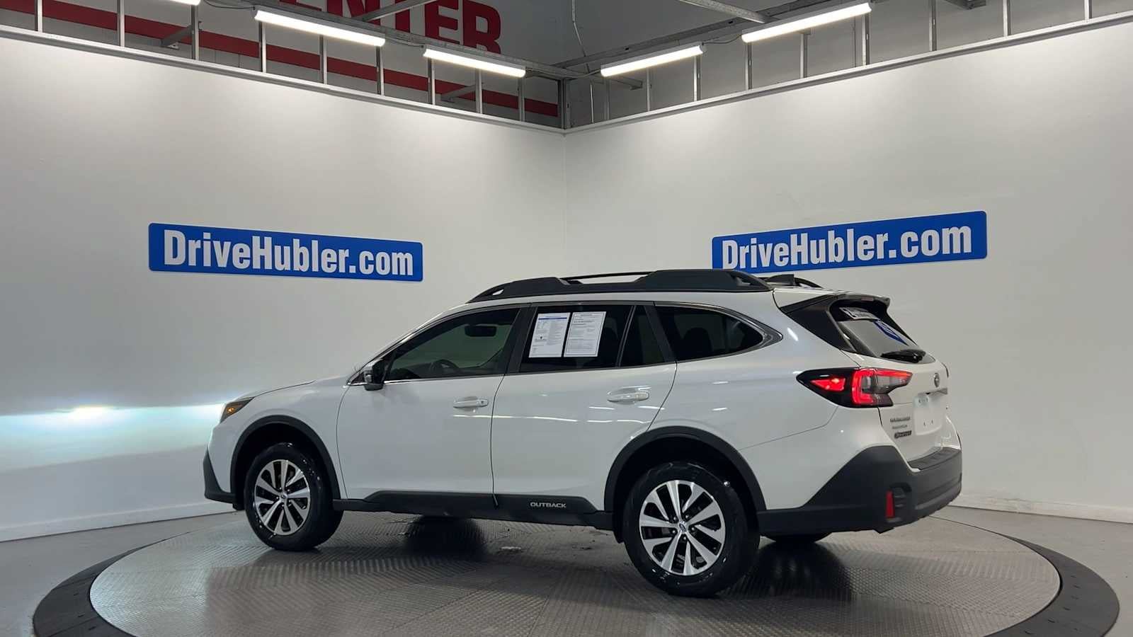 Used 2020 Subaru Outback Premium w/ Popular Package #1 AWD/4WD image 6