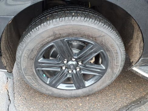 Used 2020 Ford Expedition XLT w/ Equipment Group 202A image 10