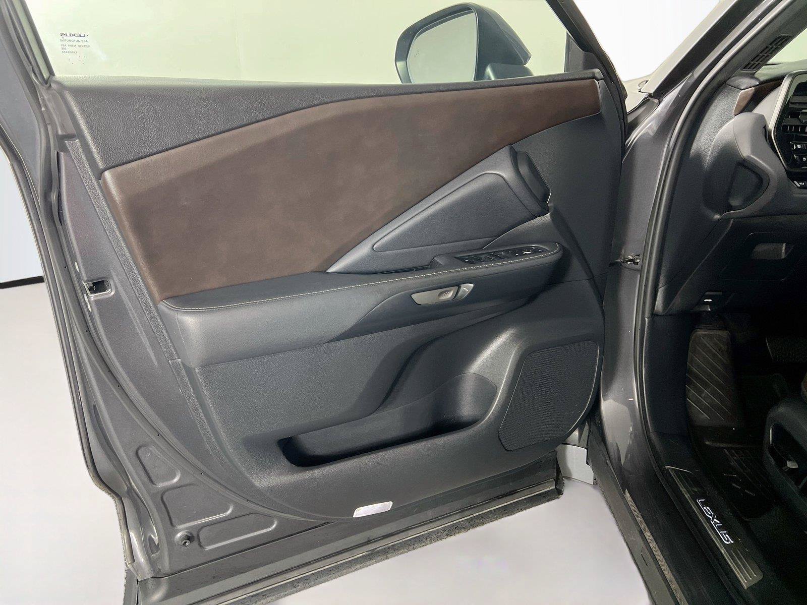 Used 2024 Lexus TX 350 AWD w/ Captains Chair Package image 18