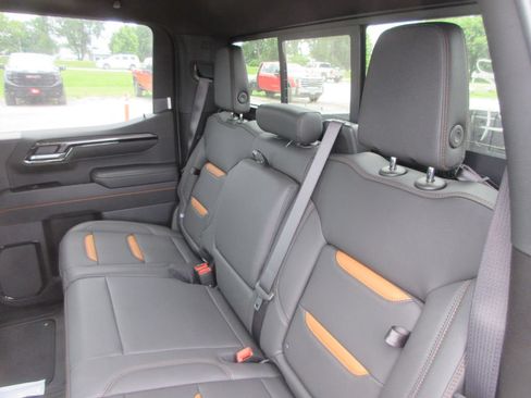 New 2026 GMC Sierra 1500 AT4 w/ AT4 Premium Package AWD/4WD image 16