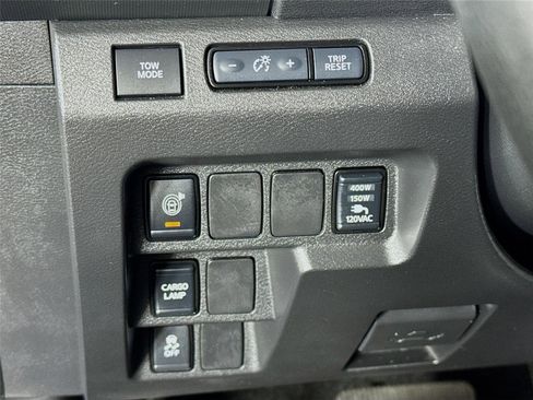 Used 2024 Nissan Frontier SV w/ SV Convenience Package RWD image 10